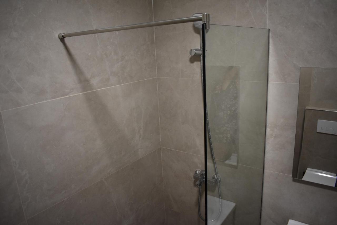 Tam Serviced Shallvaret District Appartement Tirana